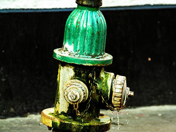 hydrant-leaking2